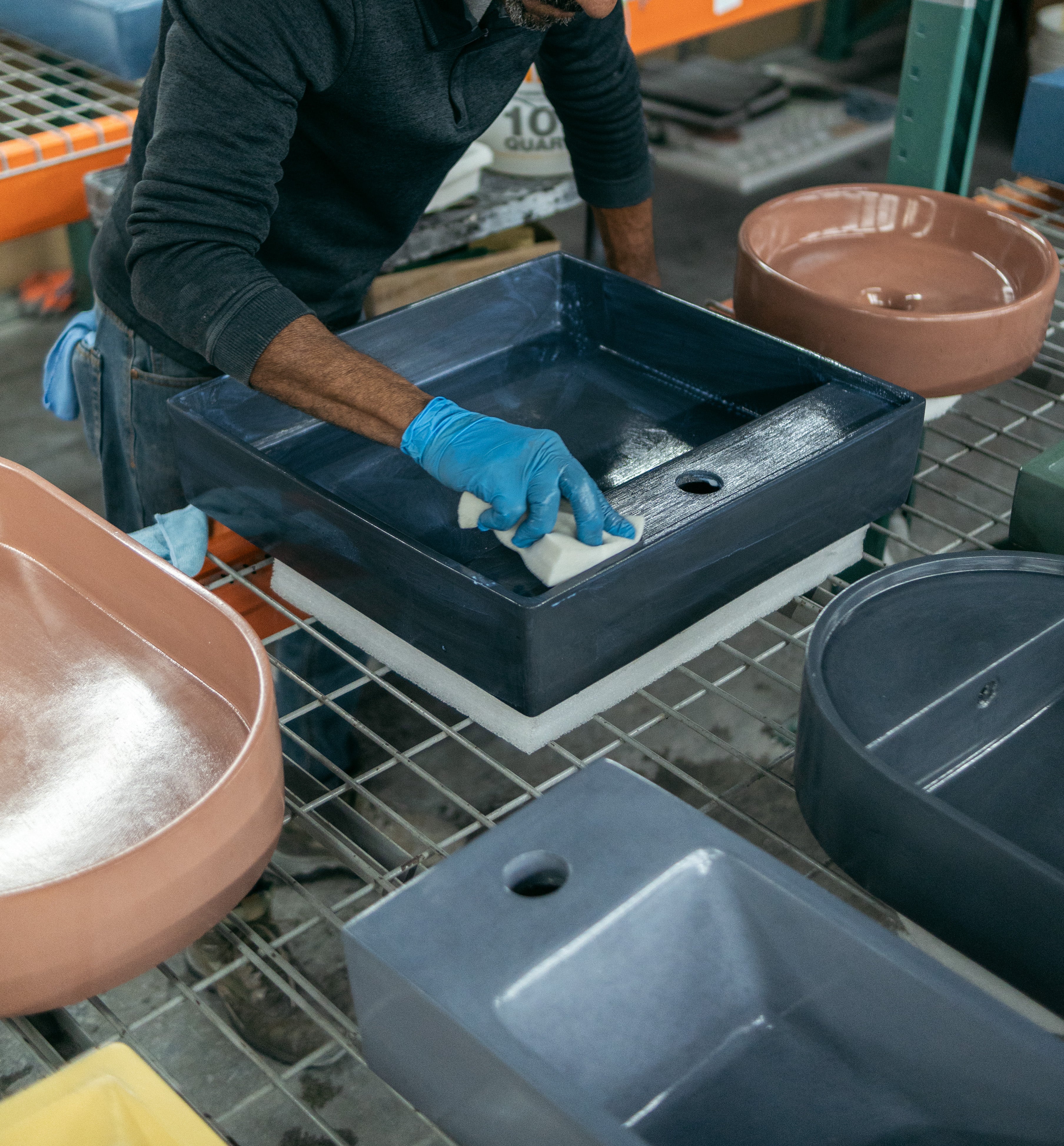 Worker coating sink