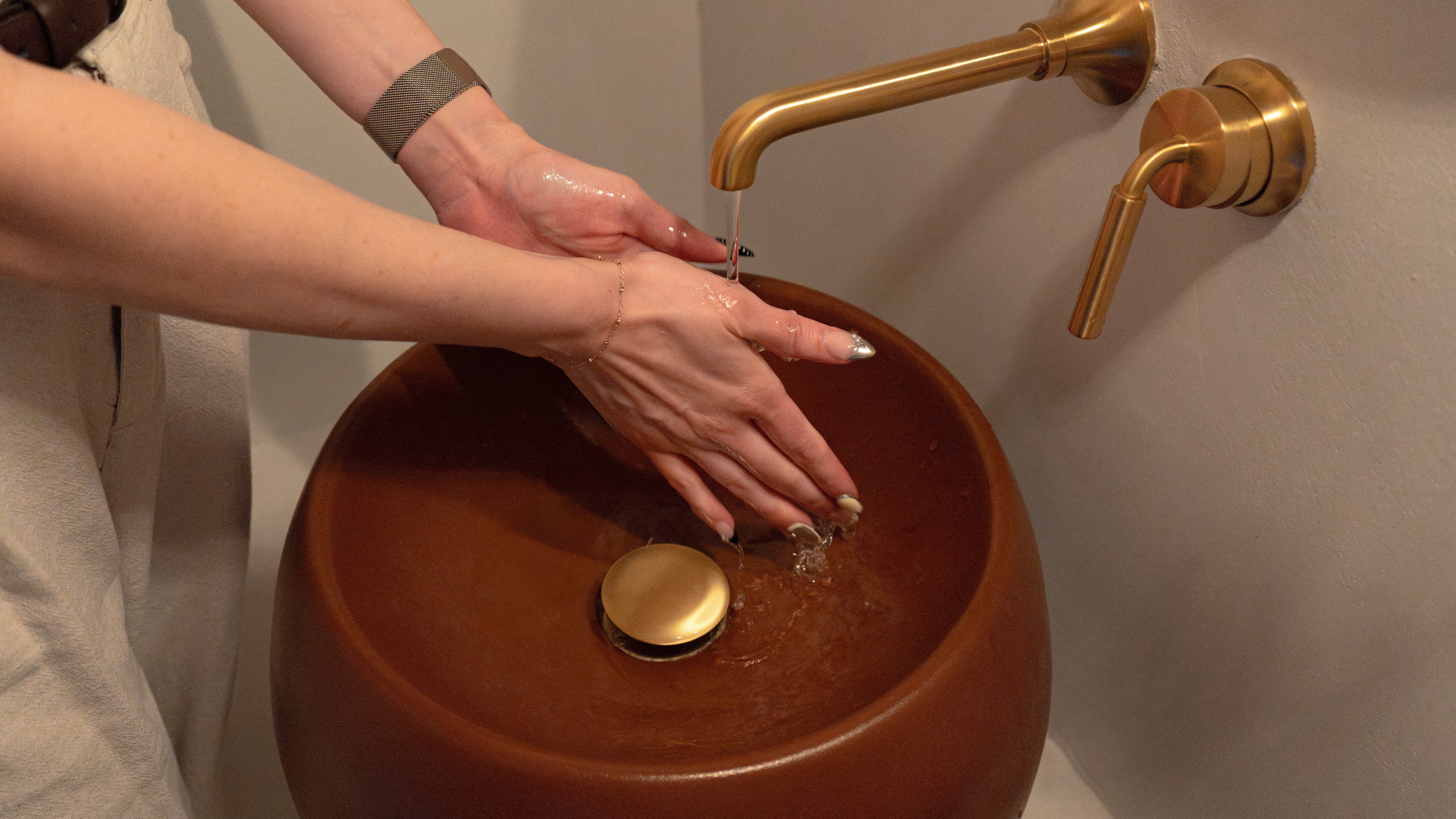 Design Solutions For Small Powder Rooms: Three Sink Layouts for Tight Spaces